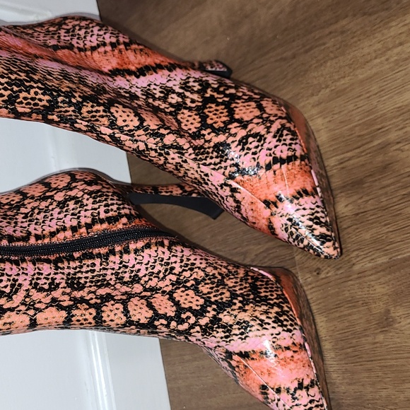 Jeffrey Campbell platform booties - Picture 2 of 8